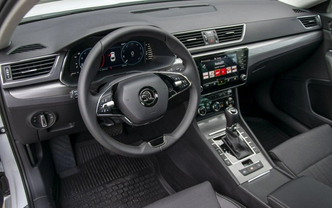 Skoda Superb cena 166500 przebieg: 5, rok produkcji 2023 z Opoczno małe 436